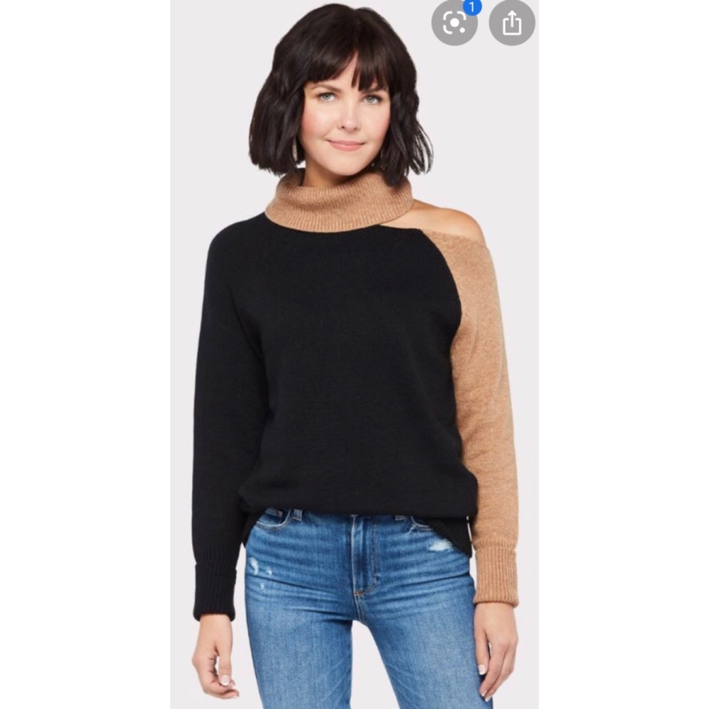 EVEREVE Jamison One Shoulder Sweater